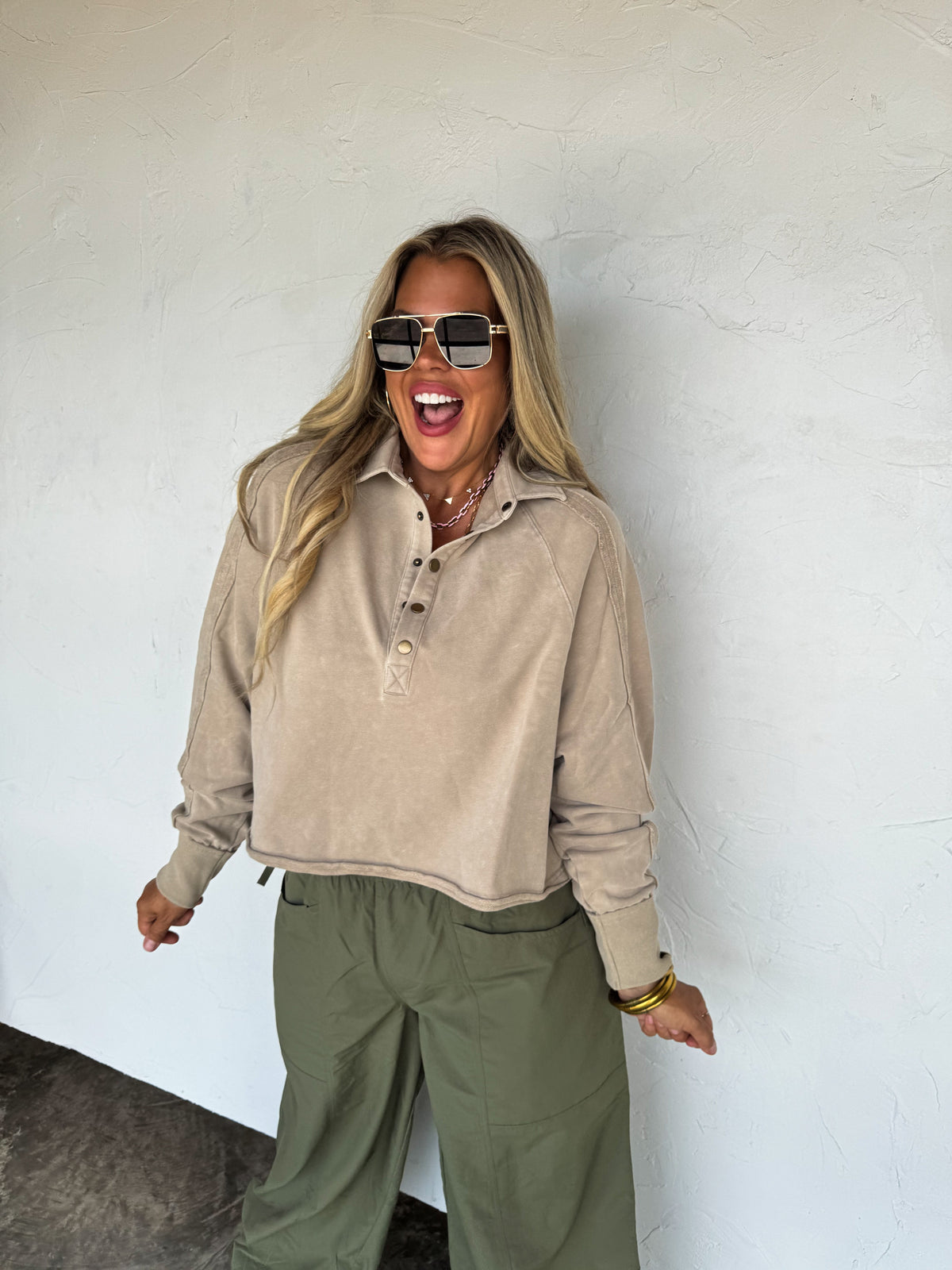 MARLEY SNAP BUTTON SWEATSHIRT
