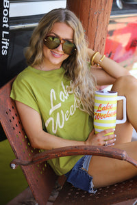 LAKE WEEKEND TEE