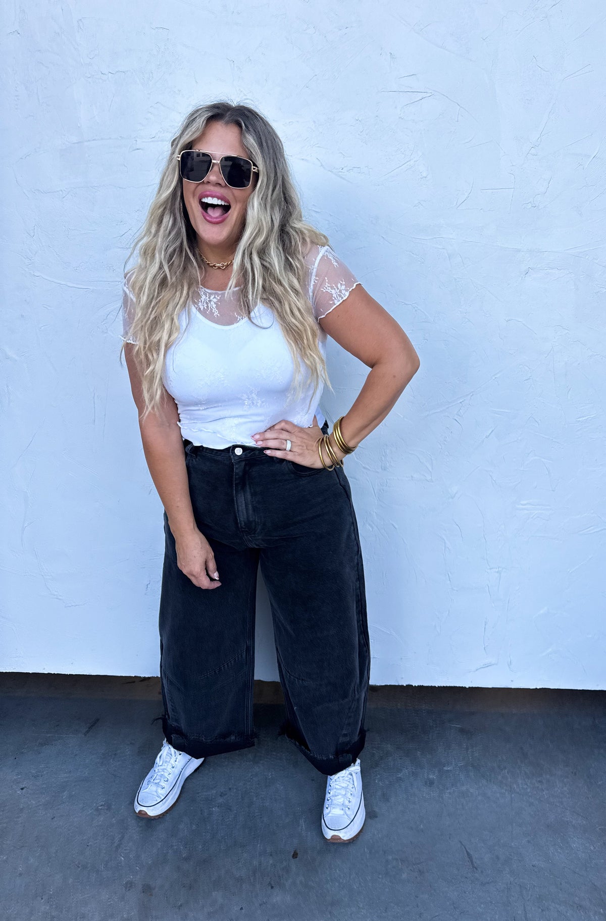 BLACK BARREL JEANS