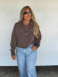 MARLEY SNAP BUTTON SWEATSHIRT