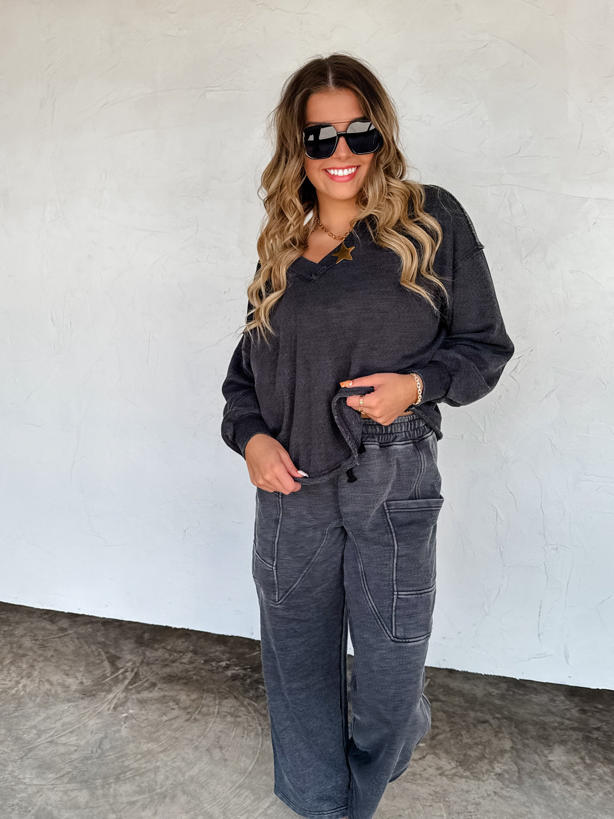 FADED FEELS VNECK PULLOVER