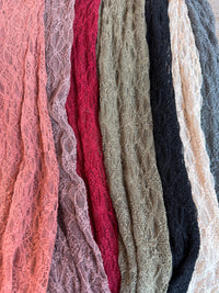 JOLIE LACE THUMBHOLE TOP