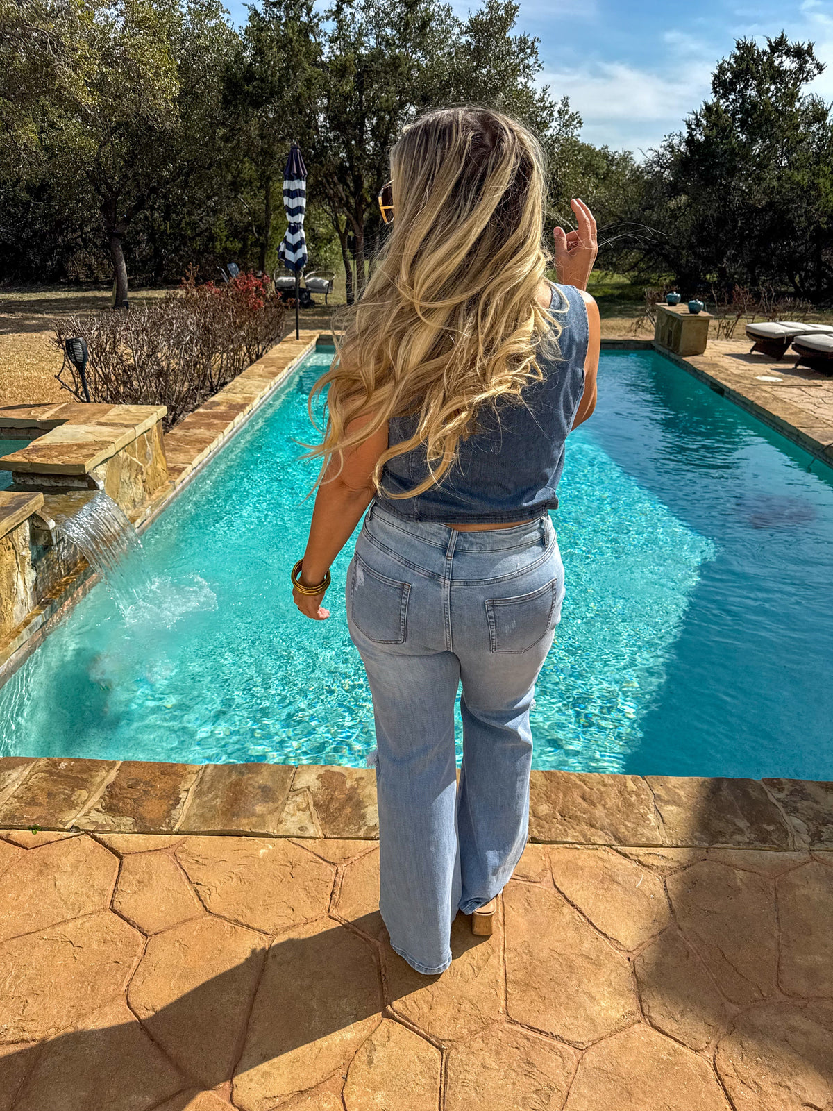 ASHLAND STRAIGHT LEG DISTRESSED JEANS