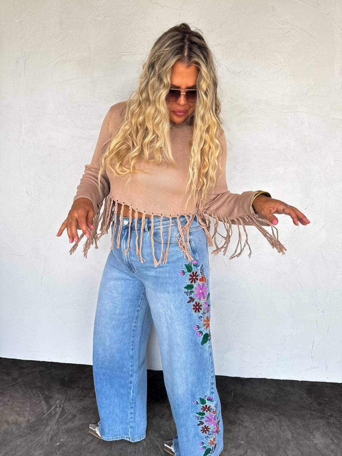 EVIE FLORAL EMBROIDERED JEANS