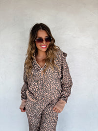 FLORAL & CHEETAH EASY DOES IT PULLOVER