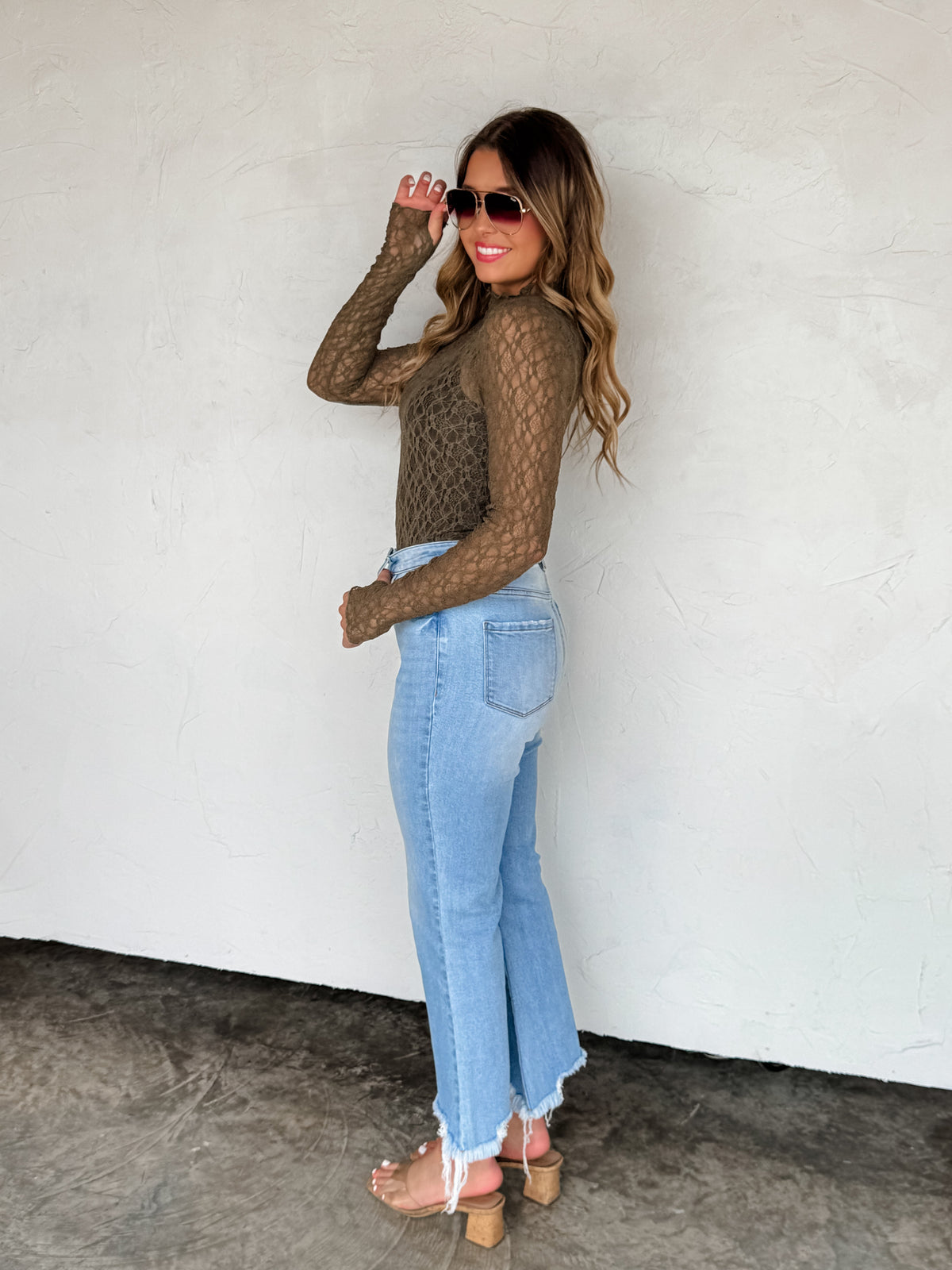 JOLIE LACE THUMBHOLE TOP