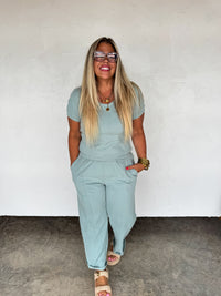 STAY IN CROP PANT SET