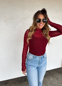 JOLIE LACE THUMBHOLE TOP