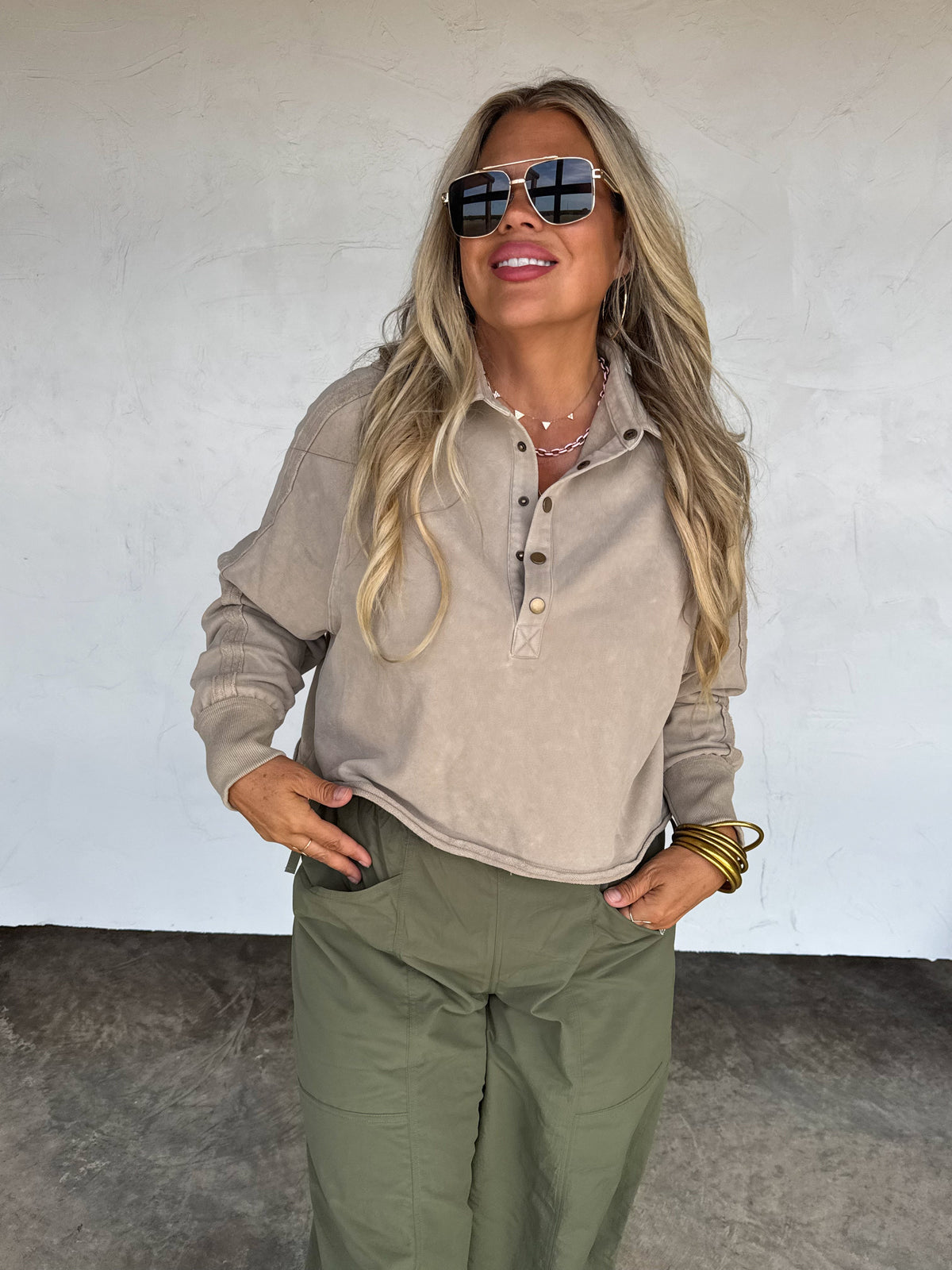 MARLEY SNAP BUTTON SWEATSHIRT
