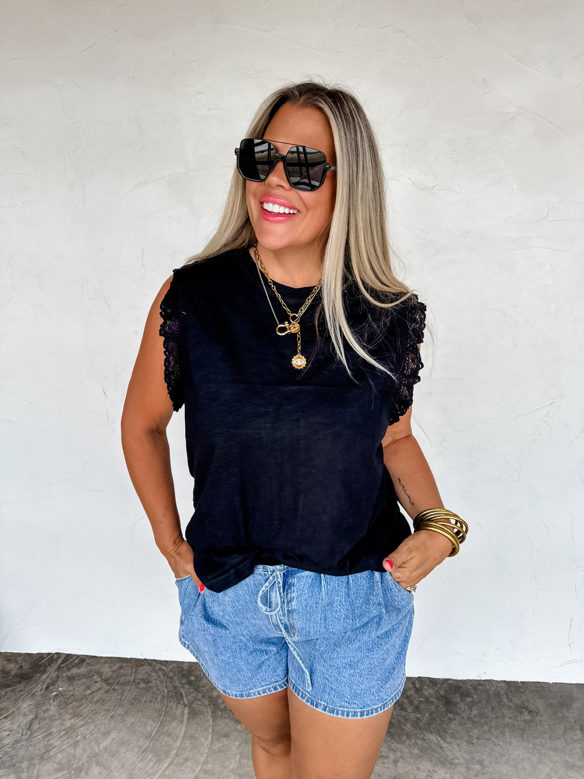 SWEET LACE DAYS TEE