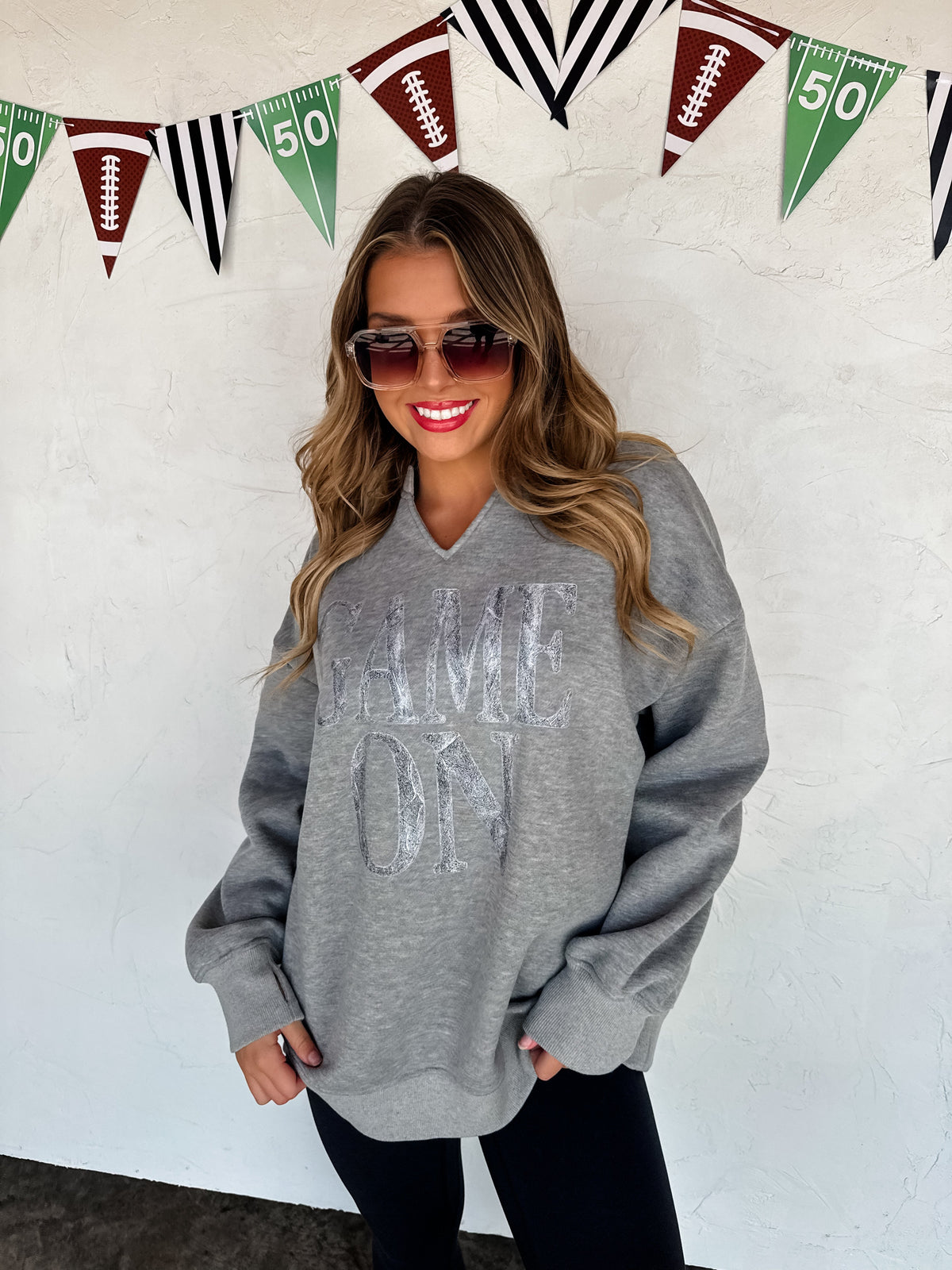 KICKOFF CUT SWEATSHIRT