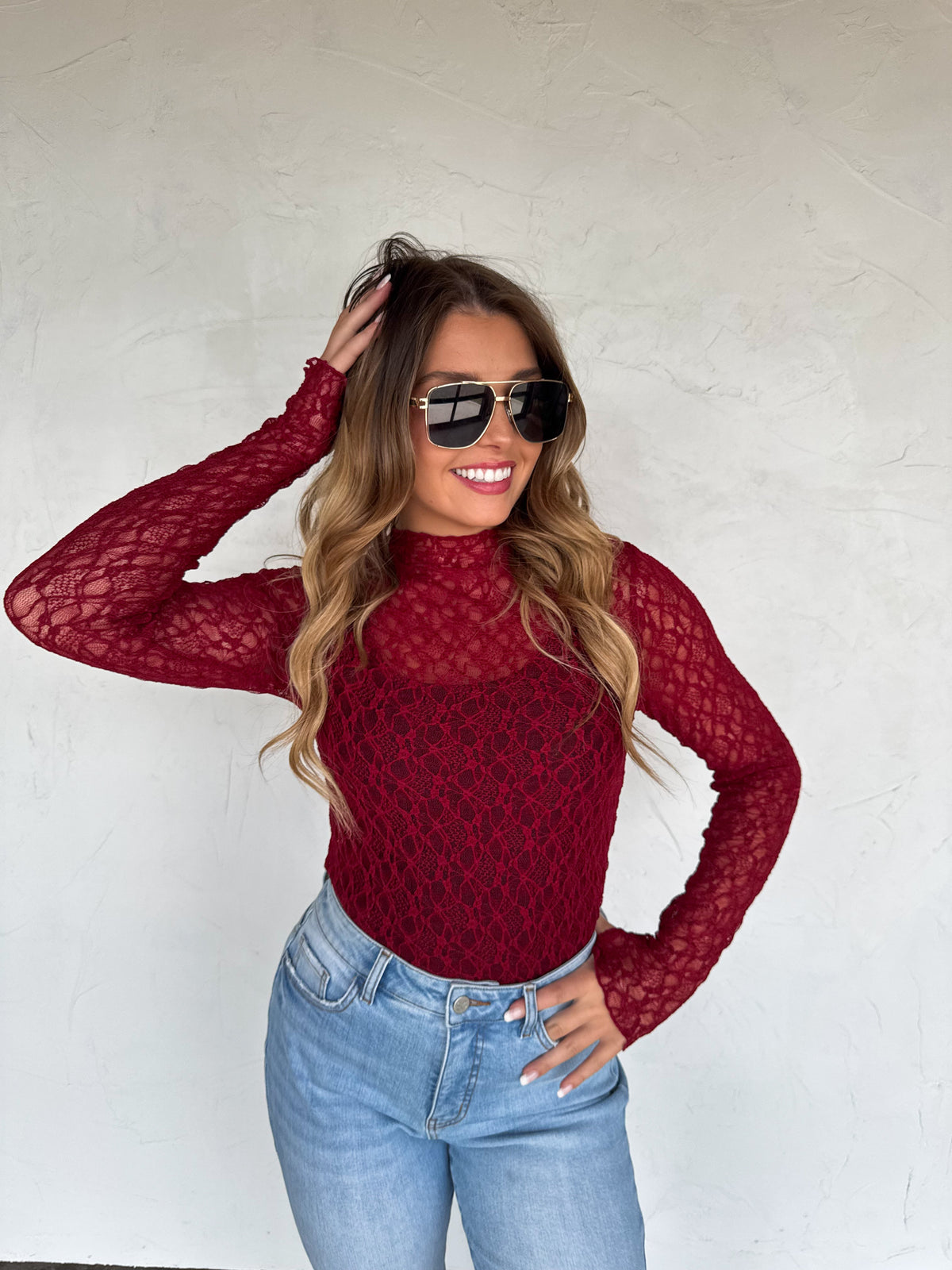 JOLIE LACE THUMBHOLE TOP