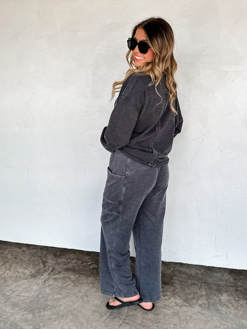 FADED FEELS VNECK PULLOVER