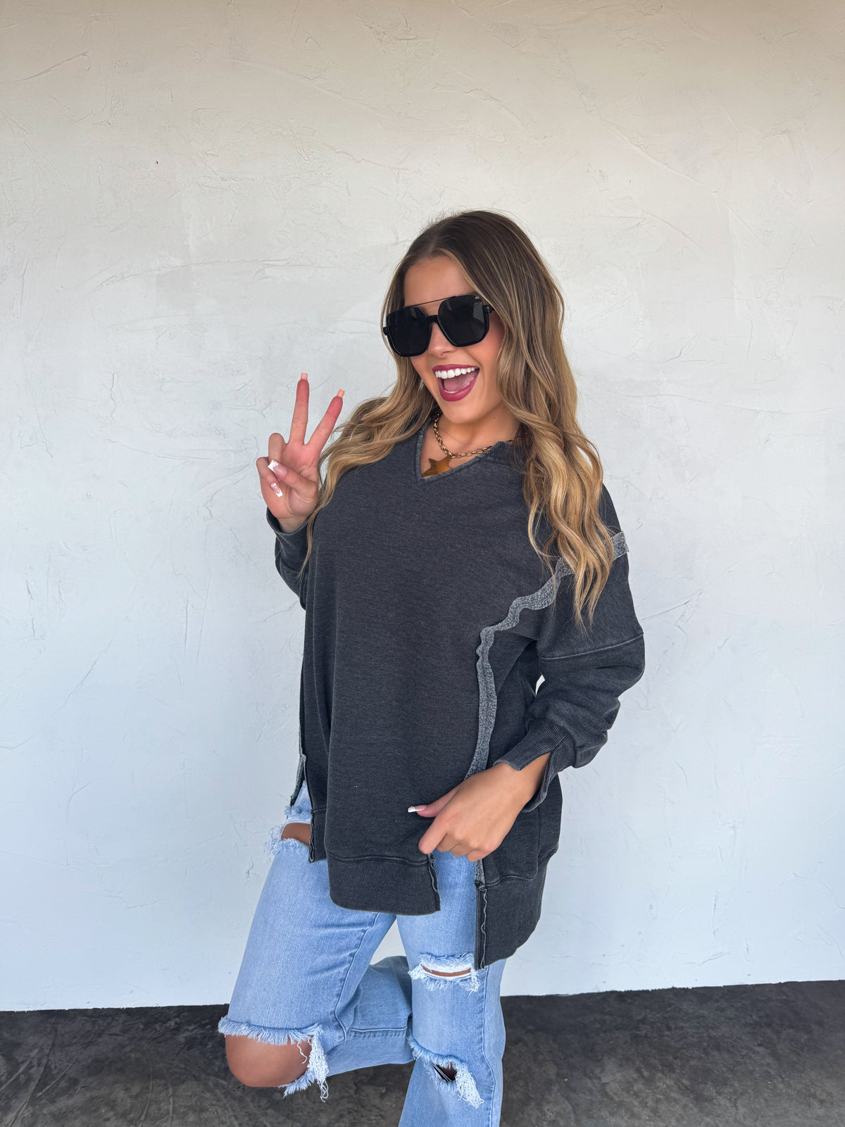 THE COMFY CUT SWEATSHIRT