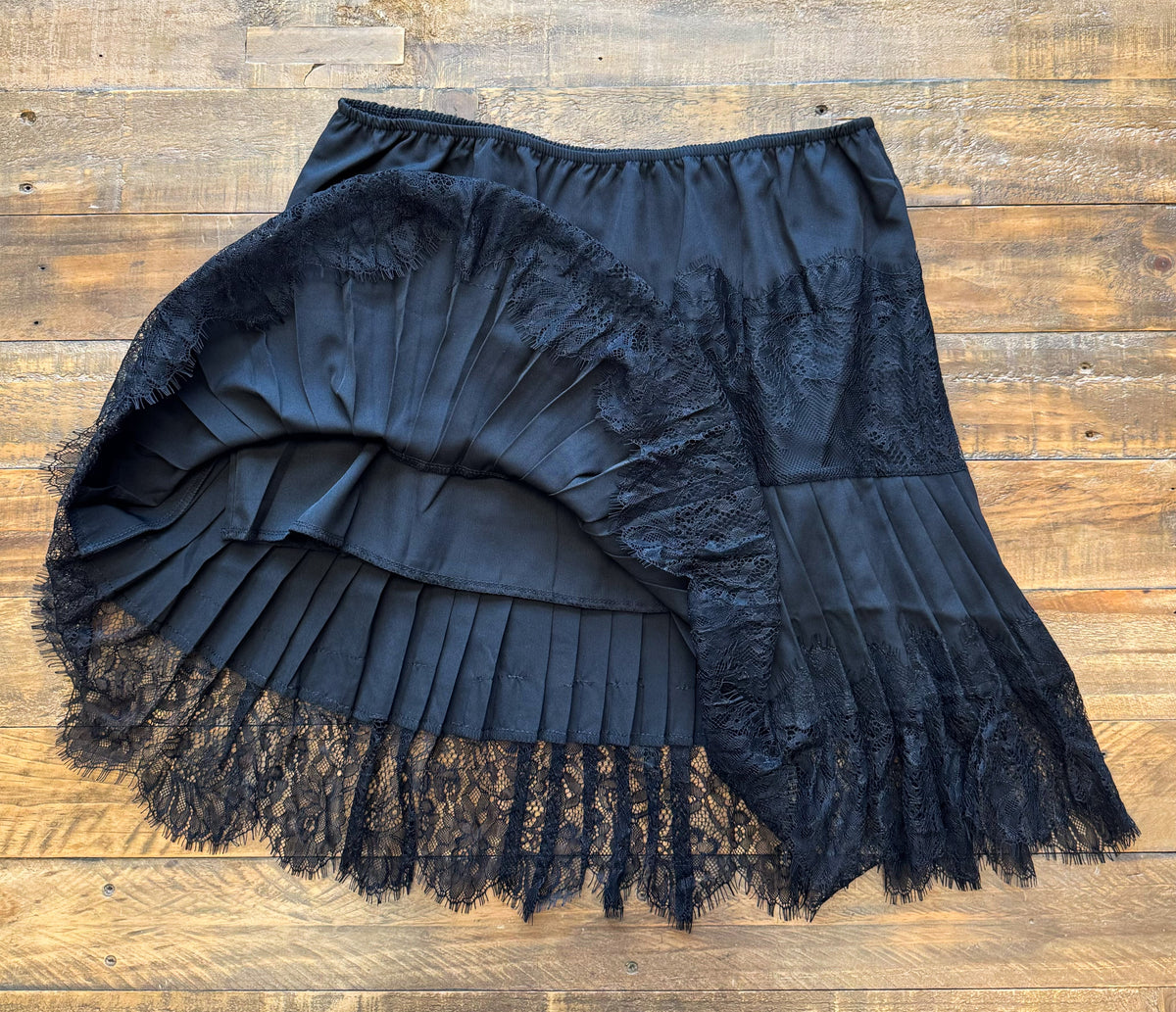 VIVIANE LACE SLIP SKIRT