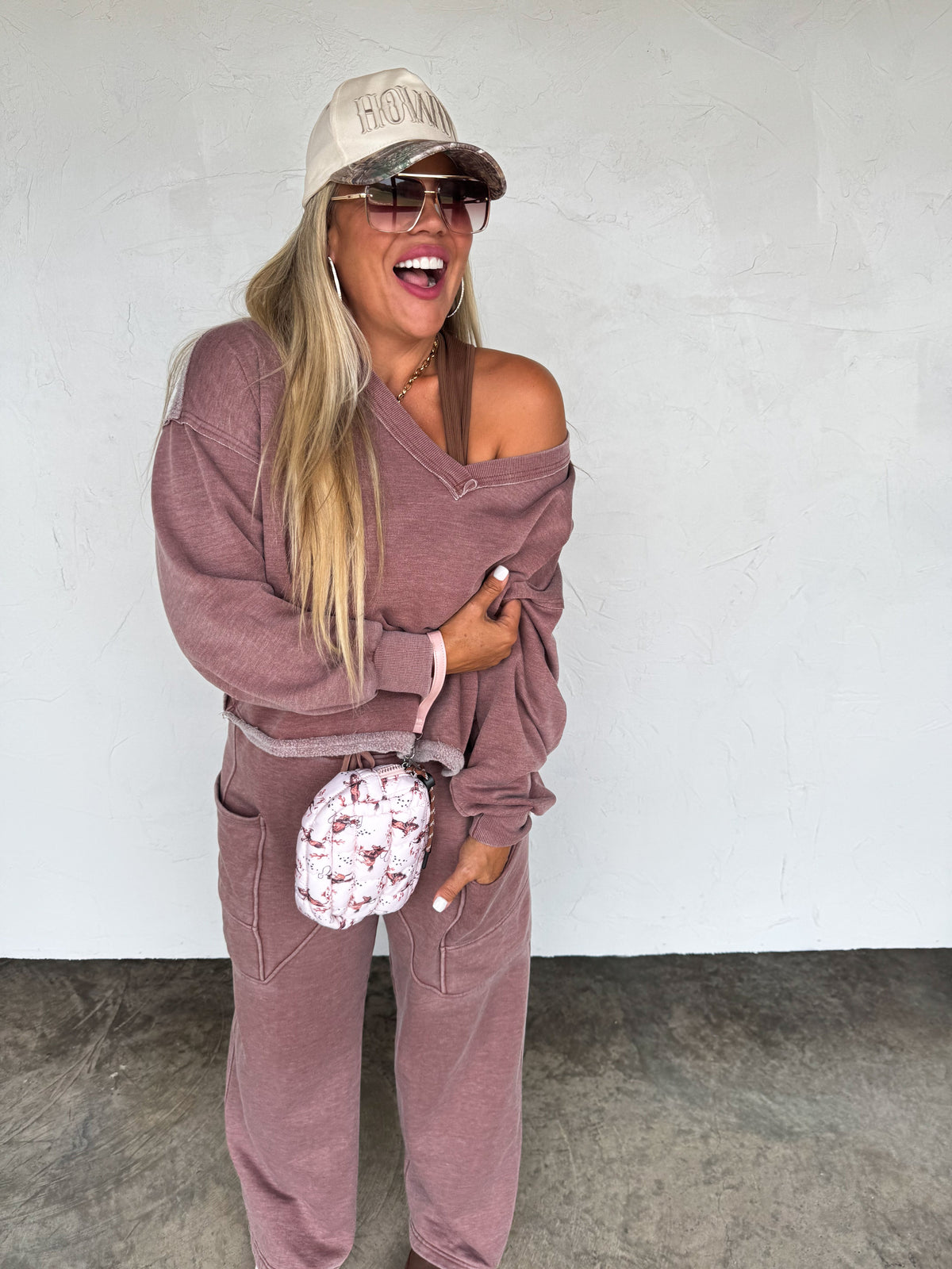 FADED FEELS VNECK PULLOVER